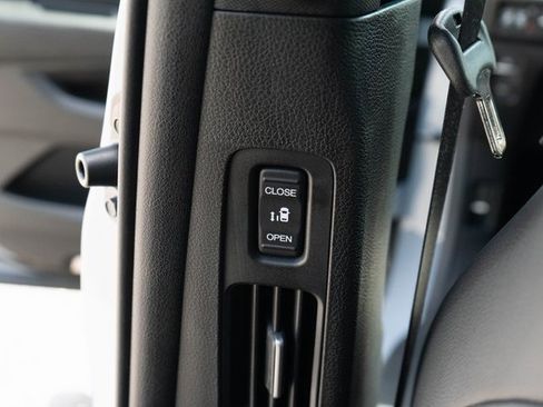 Used 2025 Honda Odyssey Sport-L image 23