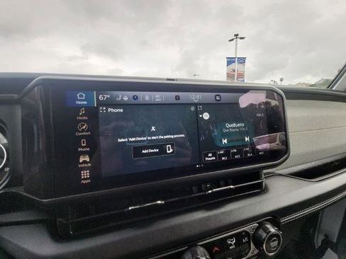 Used 2024 Jeep Wrangler Unlimited Sahara image 13