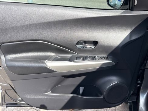 Used 2020 Nissan Kicks SR w/ SR Premium Package image 32