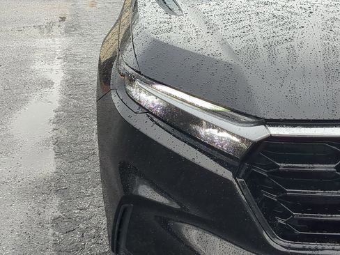 Used 2025 Honda CR-V EX image 8