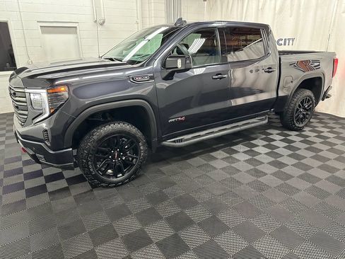 Used 2024 GMC Sierra 1500 AT4 w/ Technology Package AWD/4WD image 5