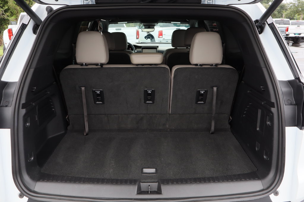 Certified 2026 GMC Acadia Elevation w/ Elevation Premium Package FWD image 27