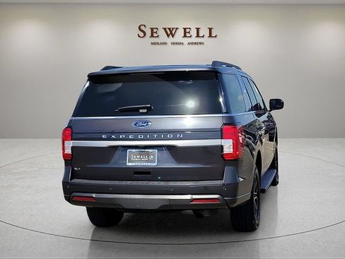 Used 2022 Ford Expedition XLT RWD image 5