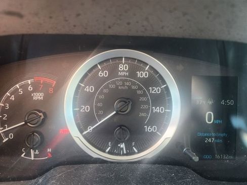 Used 2020 Toyota Corolla LE image 9