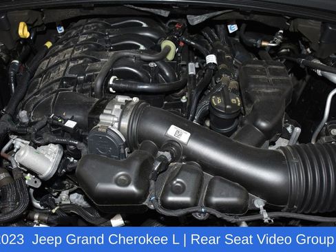 Used 2023 Jeep Grand Cherokee L Limited w/ Black Appearance Package AWD/4WD image 7