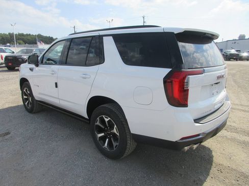 New 2026 GMC Yukon AT4 w/ AT4 Premium Package AWD/4WD image 6