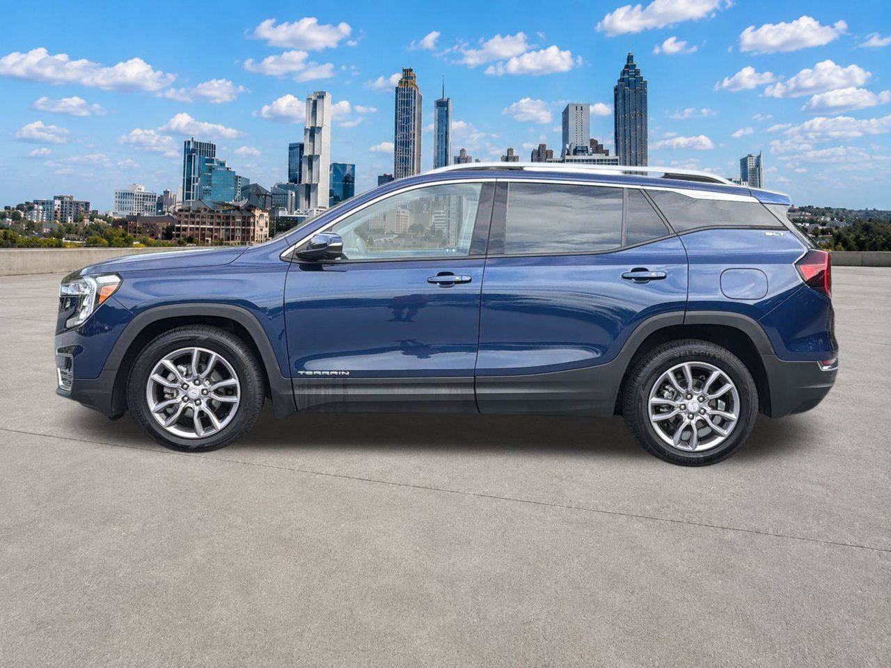 Used 2023 GMC Terrain SLT w/ Infotainment Package II FWD image 25