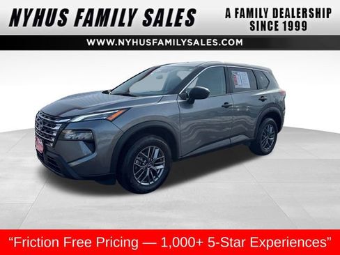 Used 2024 Nissan Rogue S image 1