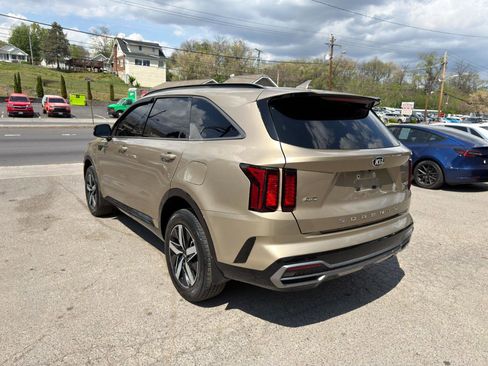 Used 2021 Kia Sorento EX image 7