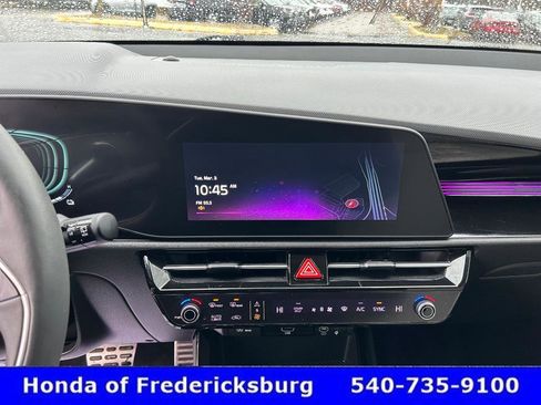 Used 2023 Kia Niro SX Touring image 34