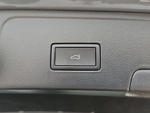 New 2026 Volkswagen Atlas Cross Sport SEL AWD/4WD image 8