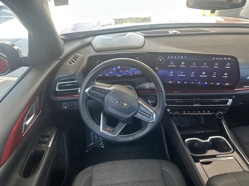 Used 2024 Chevrolet Traverse Z71 AWD/4WD image 16