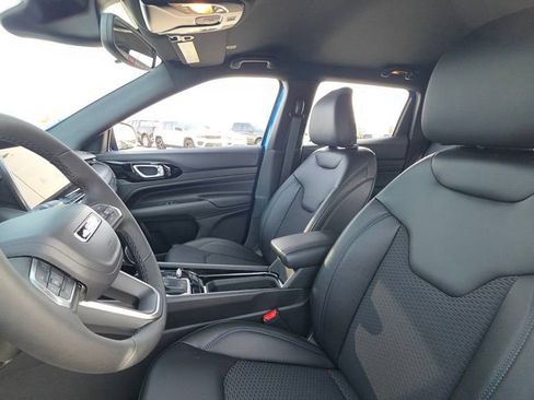 New 2026 Jeep Compass Latitude image 21