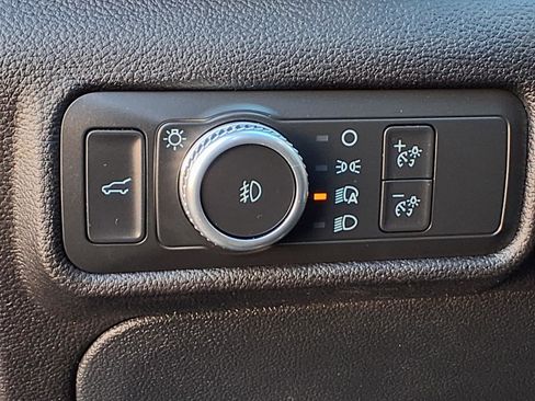 Certified 2022 Ford Explorer XLT w/ Equipment Group 202A image 18