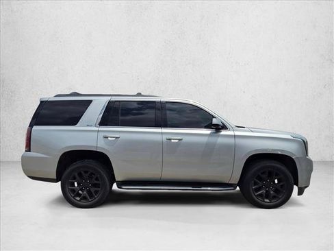 Used 2017 GMC Yukon SLT RWD image 4