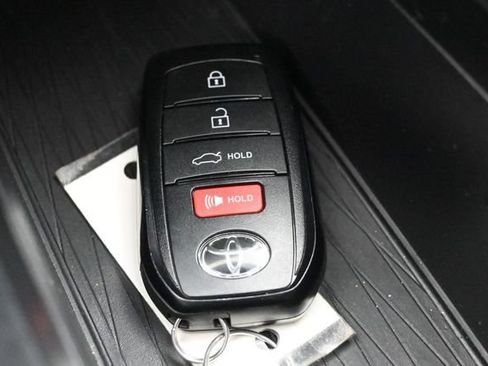 Used 2026 Toyota Camry SE AWD/4WD image 28