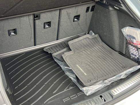 Certified 2025 Porsche Macan image 20