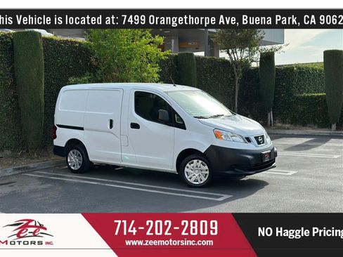 Used 2017 Nissan NV200 S w/ Back Door Glass Package image 2