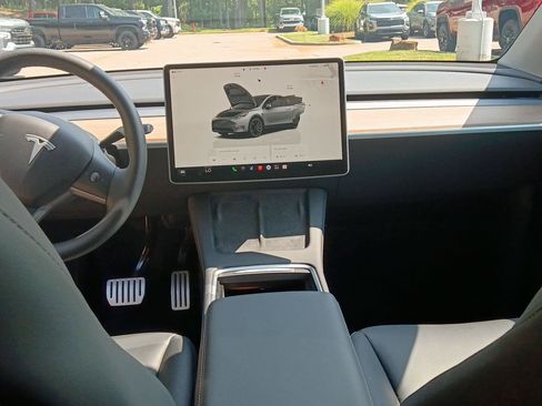 Used 2025 Tesla Model Y Performance AWD/4WD image 26