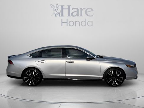 Used 2025 Honda Accord Touring image 6
