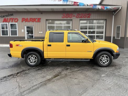 Used 2002 Chevrolet S10 Pickup LS w/ ZR5 Appearance Pkg image 1