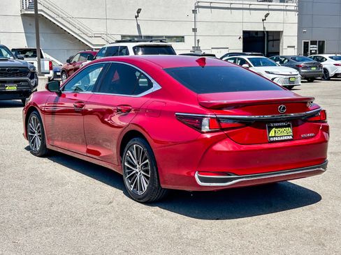 Used 2025 Lexus ES 300h w/ Premium Package FWD image 8