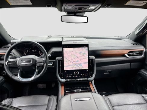 Used 2025 GMC Yukon XL Denali RWD image 24