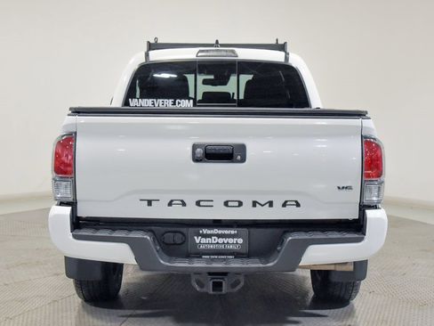 Used 2022 Toyota Tacoma TRD Sport image 10