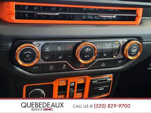 Used 2025 Jeep Gladiator Mojave w/ Steel Bumper Group AWD/4WD image 19