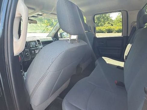 Used 2017 RAM 1500 Express AWD/4WD image 25