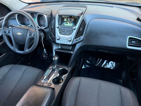 Used 2017 Chevrolet Equinox LS image 25