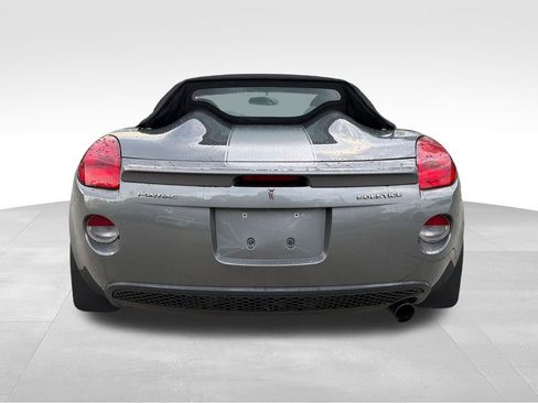Used 2006 Pontiac Solstice Convertible w/ Premium Package RWD image 9