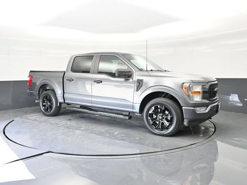 Certified 2022 Ford F150 XL w/ STX Black Appearance Package AWD/4WD image 11