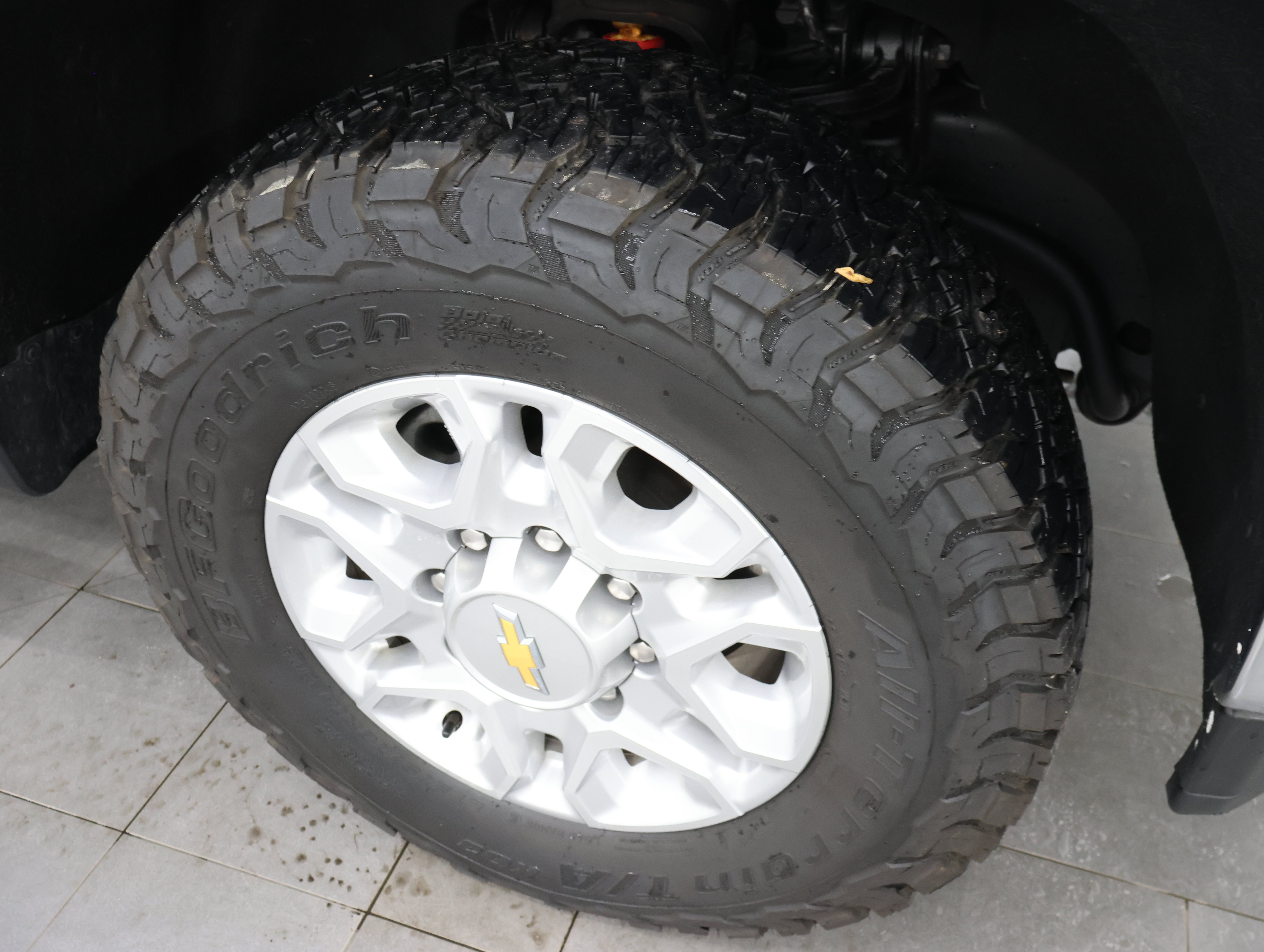 Used 2022 Chevrolet Silverado 2500 LT w/ Convenience Package AWD/4WD image 3