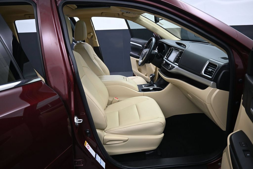 Used 2015 Toyota Highlander XLE AWD/4WD image 37