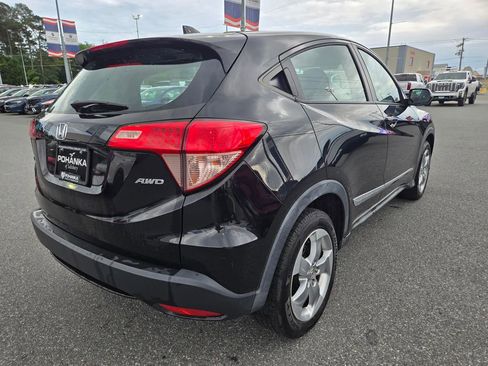 Used 2017 Honda HR-V LX image 5