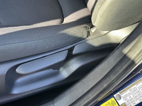 Used 2022 Toyota Corolla LE image 22