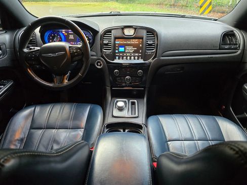 Used 2015 Chrysler 300 S image 15
