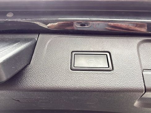 Used 2023 Volkswagen Atlas SEL image 31