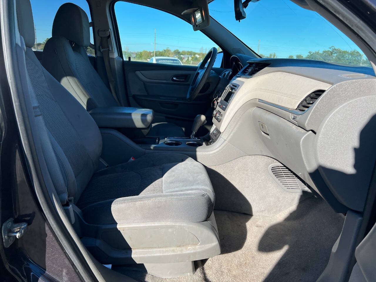 Used 2017 Chevrolet Traverse LS FWD image 5