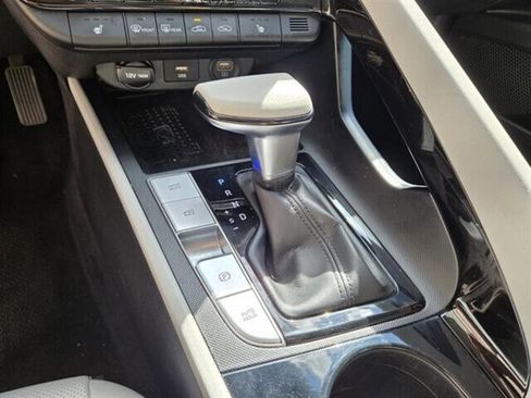 Used 2022 Hyundai Elantra Limited w/ Cargo Package image 29