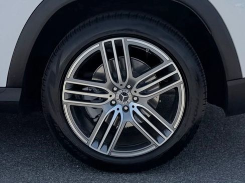 Used 2025 Mercedes-Benz GLS 450 4MATIC image 15