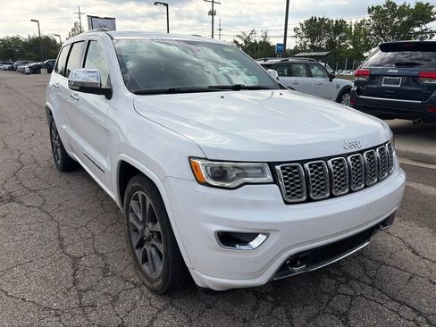 Used 2017 Jeep Grand Cherokee Overland AWD/4WD image 3