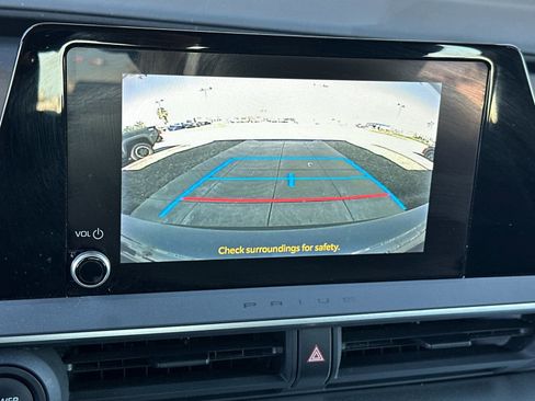 Used 2024 Toyota Prius LE image 19