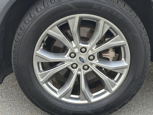 Used 2020 Ford Explorer XLT w/ Equipment Group 202A AWD/4WD image 9