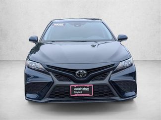 Used 2021 Toyota Camry SE w/ Convenience Package FWD video 2