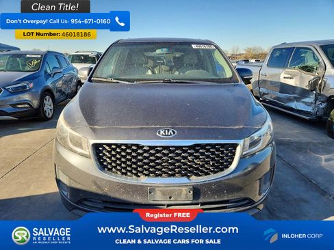 Used 2017 Kia Sedona LX w/ LX Essentials Premium Package image 7