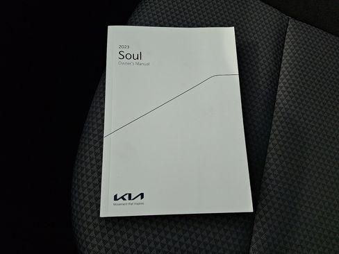 Used 2023 Kia Soul LX image 27