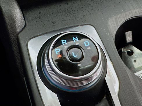 Used 2022 Ford Escape SE image 18