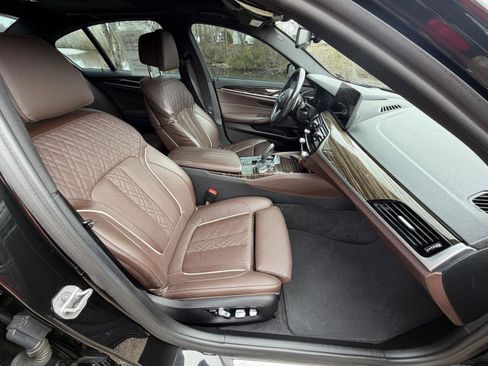 Used 2023 BMW 530i w/ M Sport Package image 17